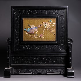 QING DYNASTY. A ROSEWOOD SCREEN INLAID WITH MANY GEMS
