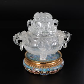 QING DYNASTY A CRYSTAL TRIPED COVERED CENSER WITH DOUBLE HOOK EARS