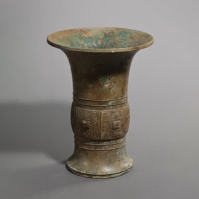 BEFORE THE MING DYNASTY, FLOWER VASE WITH ANIMAL FACE PATTERN FROM THE SHANG AND ZHOU DYNASTIES