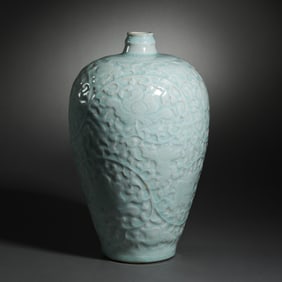 12-13A SOUTHERN SONG DYNASTY HUTIAN KILN CELADON-GLAZED PLUM VASE WITH TWINED FLOWER PATTERNS