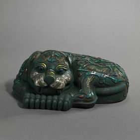 BEFORE THE MING DYNASTY, AUSPICIOUS BEASTS INLAID WITH GOLD, SILVER AND GEMSTONES DURING THE WARRING
