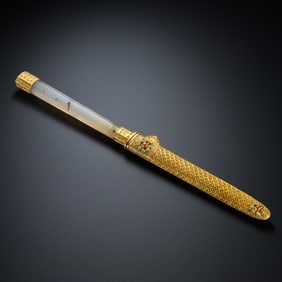 QING DYNASTY. A PURE GOLD DAGGER WITH AN AGATE HANDLE