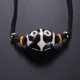 Pure Dzi Bead Necklace from the Tang Dynasty, China