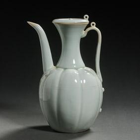Chinese Southern Song Dynasty Hutian kiln green glaze melon-shaped pot
