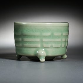 Chinese Southern Song Dynasty Longquan kiln green glaze Bagua pattern tripod censer