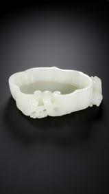 Chinese Qing Dynasty Hetian White Jade Flower Mouth Washbasin