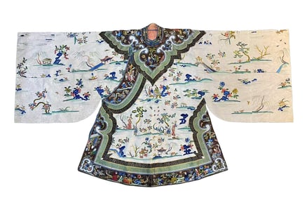 Chinese Qing Dynasty white satin embroidered figure pattern women's robe