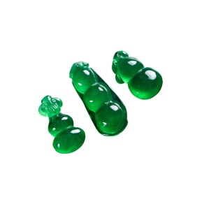 A set of Chinese Qing Dynasty jewellery jade pendants