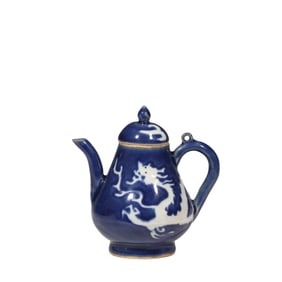 Chinese Yuan Dynasty blue glaze with white dragon pattern pot