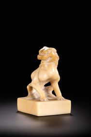 Chinese Tang Dynasty white marble lion statue
