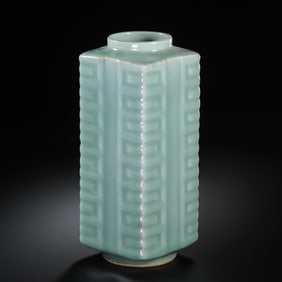 Chinese Southern Song Dynasty Longquan kiln green glaze Cong-style vase