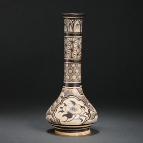 Chinese Southern Song Dynasty Jizhou kiln paper-cut applique long-necked vase