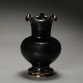 Chinese Song Dynasty black glaze flower mouth vase