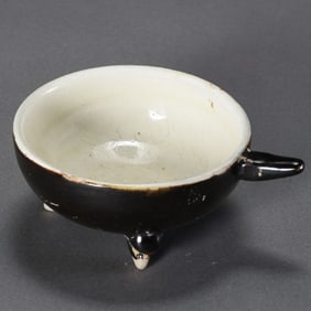 Chinese Tang Dynasty Gongxian Kiln Zibo Tripod Tea Vessel