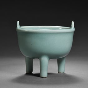 Chinese Southern Song Dynasty Longquan kiln powder green glaze two-handled tripod censer