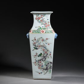 A square vase with blue and white flower and bird patterns from the Kangxi period of the Qing