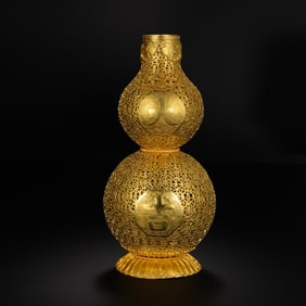 Chinese Qing Dynasty Pure Gold Auspicious Gourd Vase