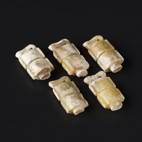 Collection of Old Chinese Carved Russet Jade Pendants [1.7 x 3.1~3.5cm, 45gram, 5pcs]