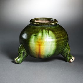 Chinese Tang Dynasty three-colored three-legged furnace