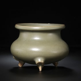 Chinese Song Dynasty Celadon Tripod Burner