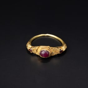 Ancient Gold Ring from Southeast Asia – Adorned with Ruby Gems [Size 9, 4 Grams]