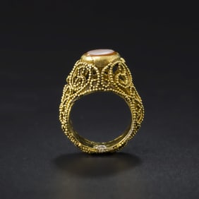 11g Early Medieval Gold Ring â€“ Agate Gemstone with Fine Filigree Design [Ring Size: 10]