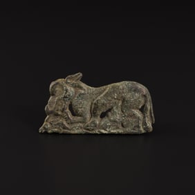 Ancient Chines Bronze Decorated With Dragon Hunting Motif Cloths Belt Buckle [6.2 x 3.4cm, 35gram]