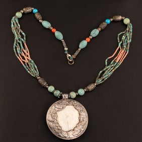 Nepalian Hand Made Conch Shell Decorated With Silver Beautiful Design & Turquoise Beads Necklace