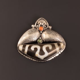 Nepalese Ethnic Hand Made Pendant Dzi Bead Beautifully Decorated In Silver Leaf Motif Mounted