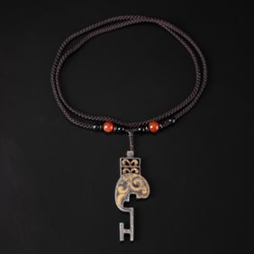 Ancient Tibetan Key MotifAmulet Pendant Hand knotted Soft Fabric Necklace [Length : 29in, 27gram]