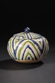 Chinese Tang Dynasty three-colored hanging blue lid jar