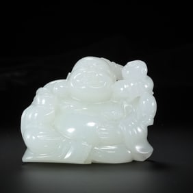 Chinese Qing Dynasty Hetian white jade seated Buddha statue