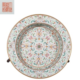 Chinese Jiaqing Period Famille Rose Flower Pattern Folded Edge Washbasin