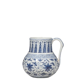 Chinese Ming Dynasty blue and white flower pattern flower pot