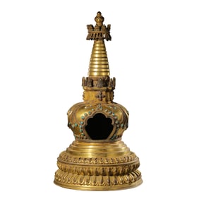 Chinese Qing Dynasty gilt bronze pagoda inlaid with gemstones
