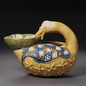 Chinese Tang Dynasty three-colored hanging blue duck-shaped water pot