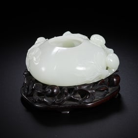 Chinese Qing Dynasty Hetian white jade carved water pot