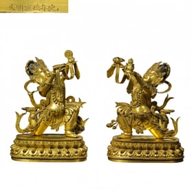 A pair of gilt-bronze Buddha statues from the Xuande period of the Ming Dynasty, China