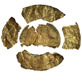 A set of pure gold ornaments from the Han Dynasty