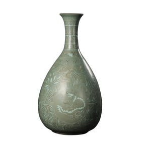 Korean Goryeo Dynasty Celadon Dragon Pattern Jade Huchun Vase