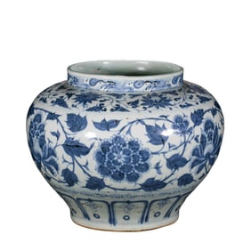 Chinese Yuan Dynasty Blue and White Scroll Flower Pattern Jar