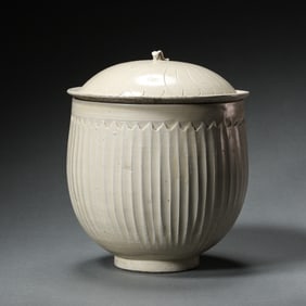 Chinese Northern Song Dynasty Ding kiln white porcelain covered bowl