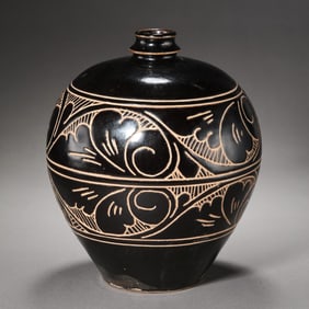 Chinese Northern Song Dynasty Cizhou kiln black-glazed carved floral pattern Dulu bottle