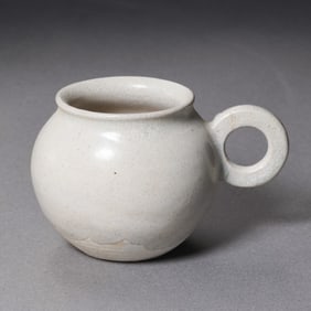 Chinese Tang Dynasty Gongxian kiln white porcelain cup