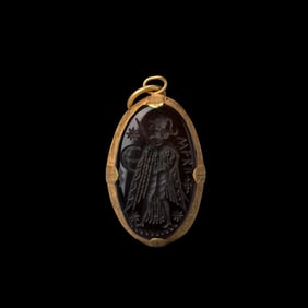 ROMAN GARNET INTAGLIO PENDANT IN 18K GOLD