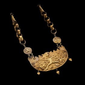 Achaemenid period ancient Persian culture necklace