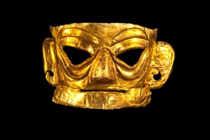 Pure gold mask of Sanxingdui culture during the Neolithic period in China