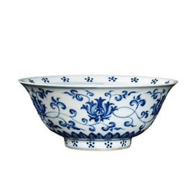 Blue and white bowl with floral pattern, Xuande period, Ming Dynasty, China