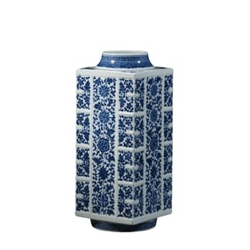 Chinese Qing Dynasty Qianlong blue and white lotus pattern square vase