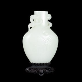 Chinese Qing Dynasty Hetian white jade bottle